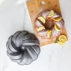 Cake Pro Aluminium Cast Decorative Bundt Cake Tin, 26cm, Anthracite Cake Tins