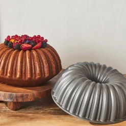 Best Cake Pro Aluminium Cast Decorative Bundt Cake Tin, 25.5cm, Anthracite Cake Tins