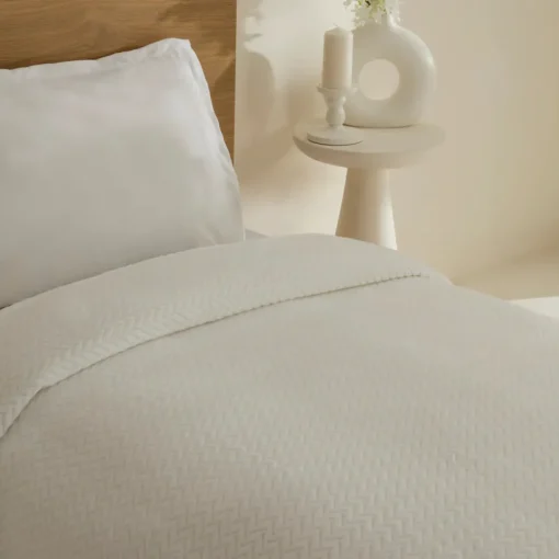 Leaves Wellsoft Blanket, Single, 150x200cm, White Throws & Blankets