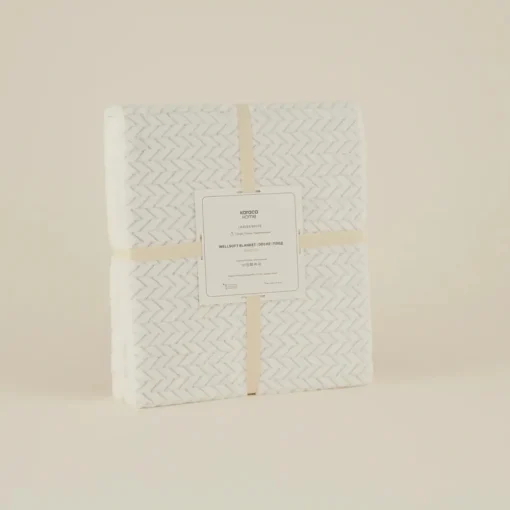 Leaves Wellsoft Blanket, Single, 150x200cm, White Throws & Blankets