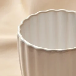 Online New Daisy Stoneware Mug, 410ml, White Mugs