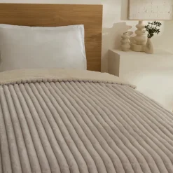 Best Stripe Sherpa Blanket, 150x200cm, Single, Light Grey Throws & Blankets